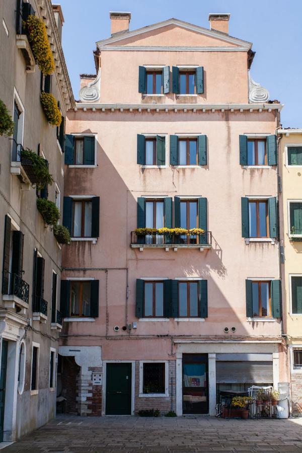 Prince Apartments Венеция Екстериор снимка